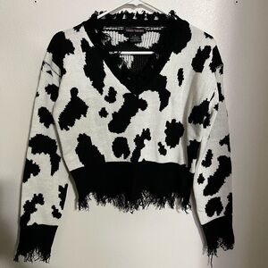 TRENDY THREADS Cropped Cow Print Sweater with Fringe Hems‎ Black White Jrs Sz M